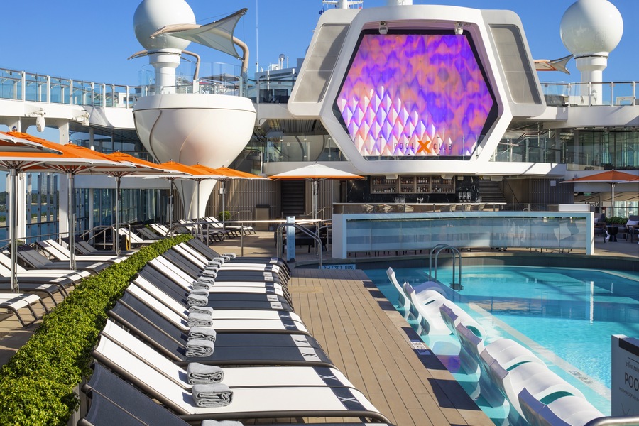 Celebrity Xcel Pool Club ©Celebrity Cruises2.jpg